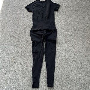 SKIMS Black Seamless Leggings and Short Sleeve Top Set
